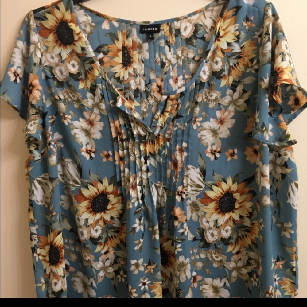 Pintuck chiffon torrid top